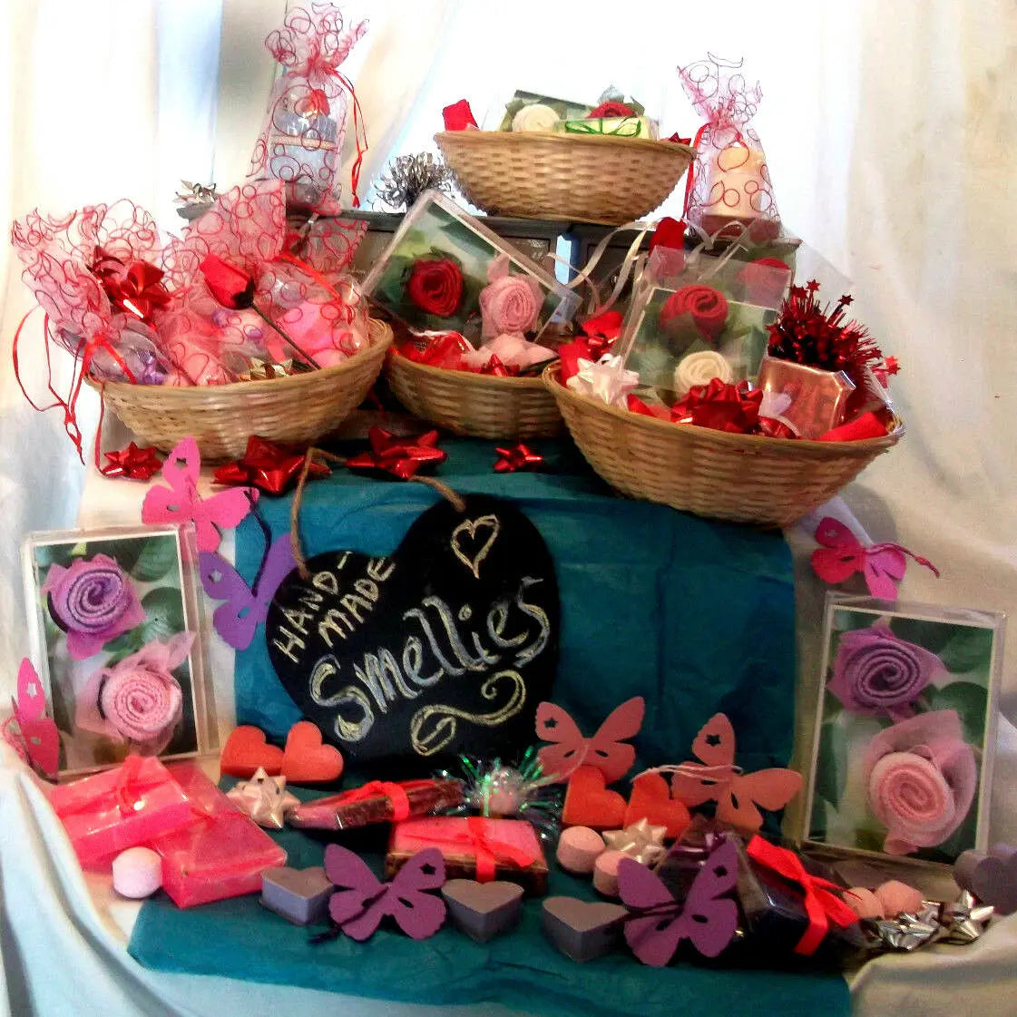 valentines day/mothers day HAND-MADE SOAP-Red/green basket2 GIFT SETS. Handmade